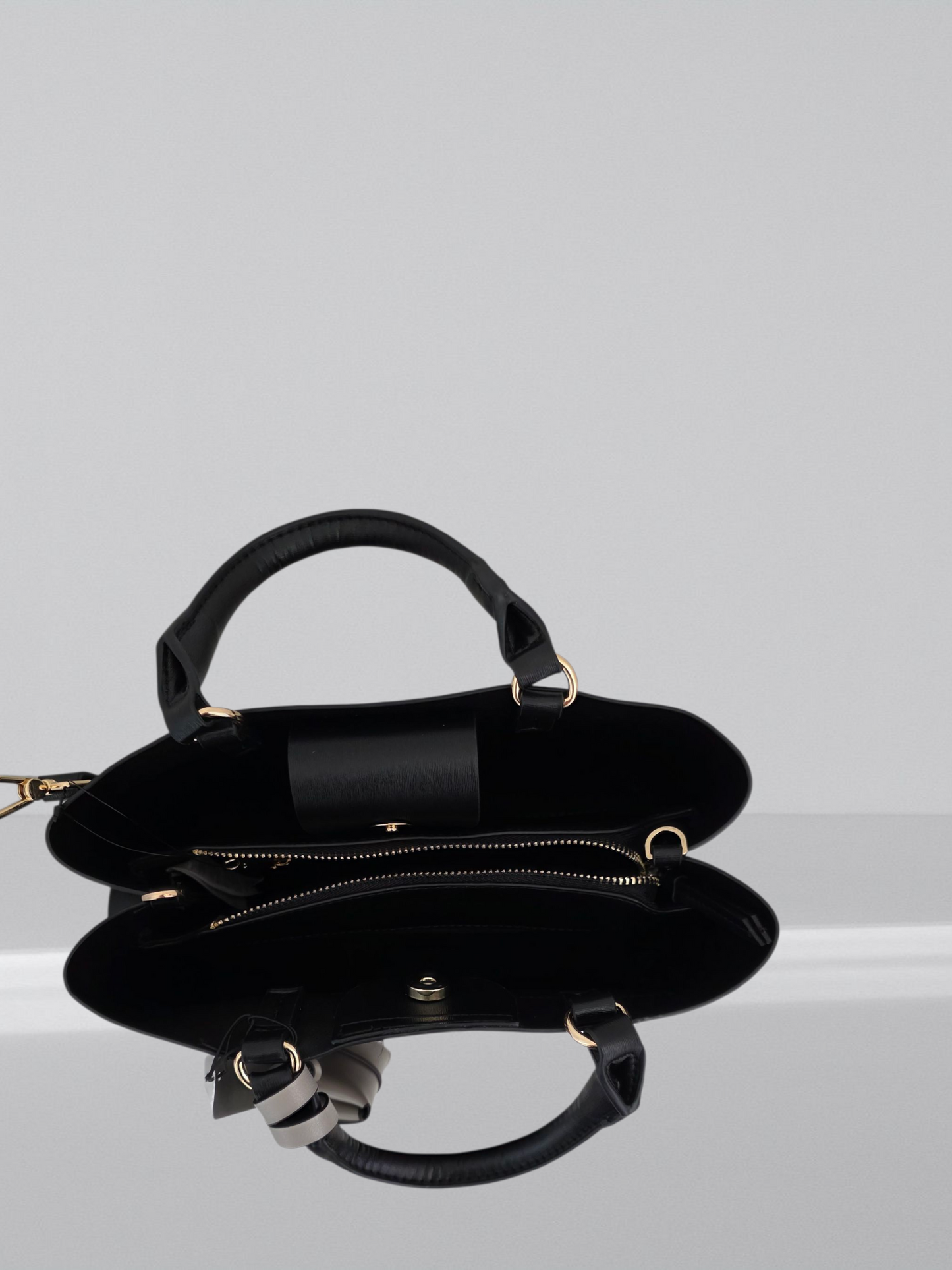 Bolso de piel con monedero